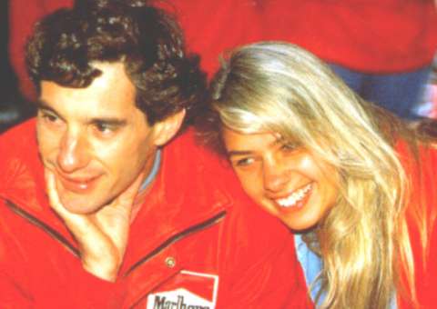  Adriane Galisteu homenageia Ayrton Senna e dá detalhes a jornal britânico