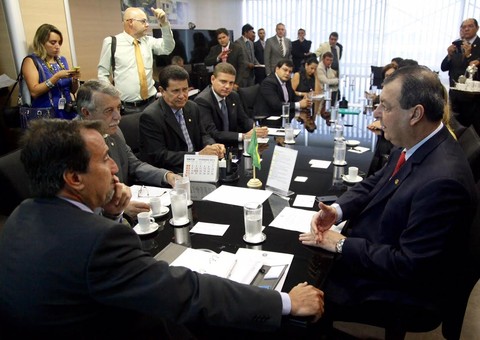 Omar  pede celeridade no envio de ajuda a municípios atingidos pela cheia