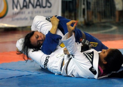 Público de 8 mil pessoas assiste à copa de jiu-jítsu