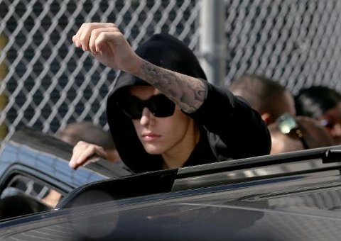 Justin Bieber vai se declarar culpado de acusações menores