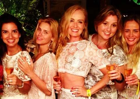  Veja o look que as famosas escolheram para a virada do ano