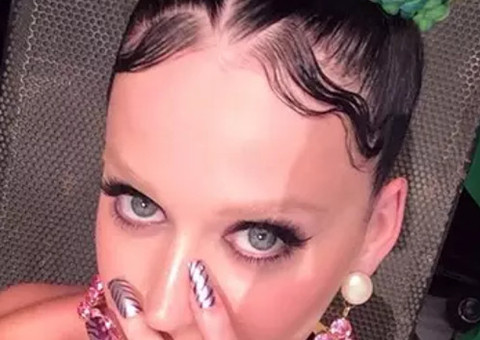 Nova moda! Famosas aderem ao ‘baby hair’