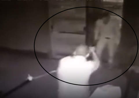 Jovem provoca policial na saída de balada e acaba levando balada; policial está preso