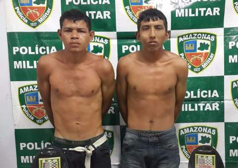 Dupla que fazia arrastão em parada de ônibus é presa na Praça 14