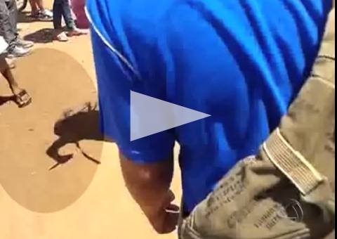 Briga por causa de cheiro de perfume termina com aluna esfaqueada