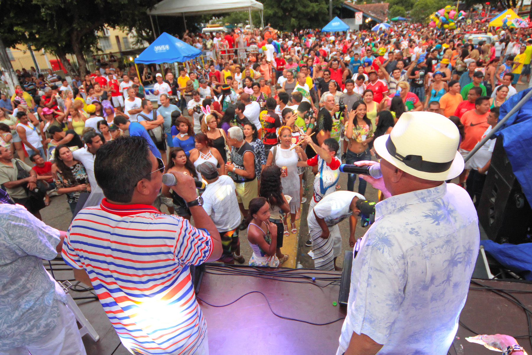 Bandas de Carnaval alteram trânsito na área do Centro neste sábado