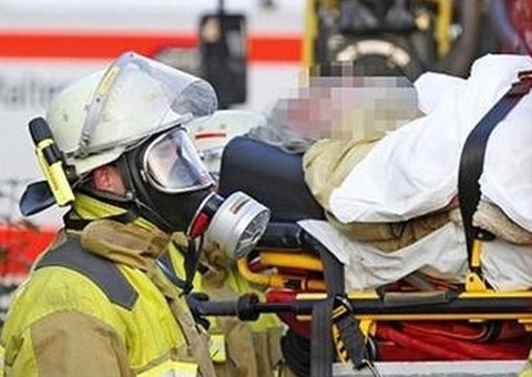 Ordem judicial para remover homem que não tomava banho