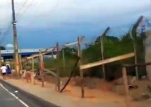 Ambulantes se instalam em frente ao Via Norte