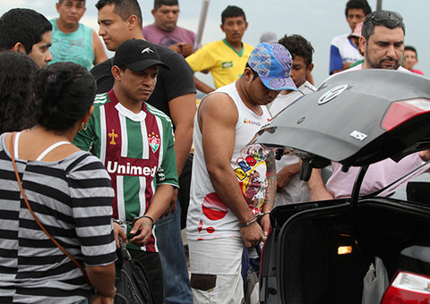 Polícia Civil de Barreirinha transfere foragidos para Manaus