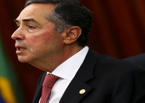 Presidente do TSE, Barroso pede que eleitores 'não deixem de votar'