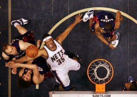 Pivô da NBA é o primeiro a assumir homossexualidade em esportes coletivos nos EUA