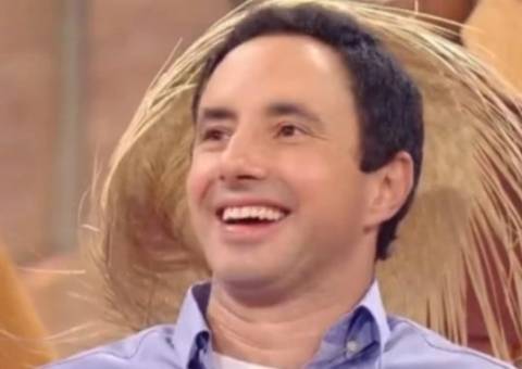 Repórter da Globo samba na TV e faz sucesso na internet