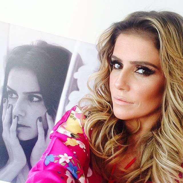 Deborah Secco lamenta não ter uma família aos 34 anos: "Dói muito"