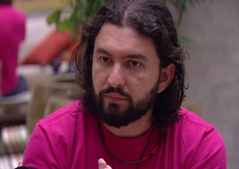 BBB 15: Em conversa com Adrilles, Marco diz ser contra o casamento entre homossexuais