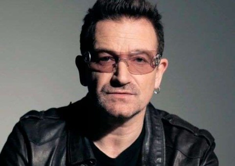 Porta traseira do jato de Bono, do U2, se solta durante voo