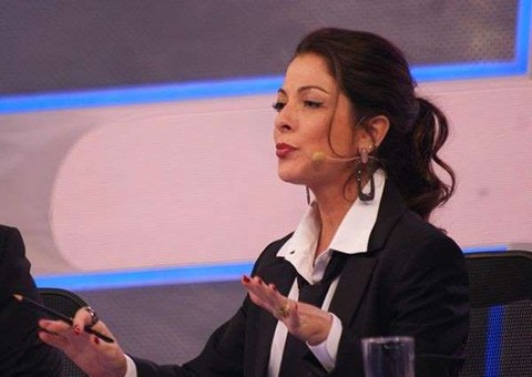 Ana Paula Padrão é criticada após substituir Marcelo Tas no "CQC"