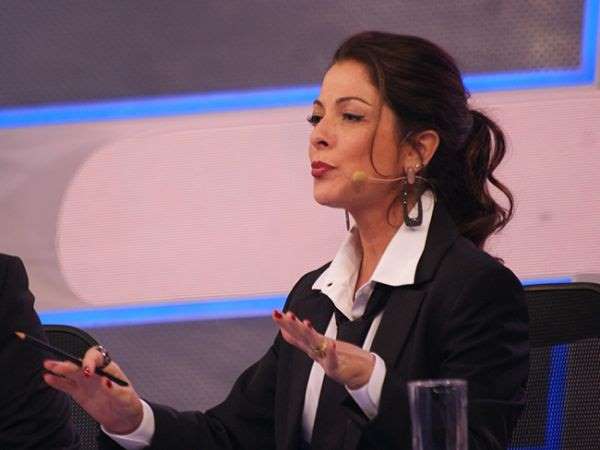 Ana Paula Padrão é criticada após substituir Marcelo Tas no "CQC"