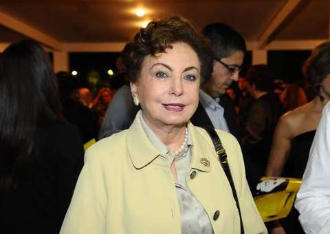 Sem convites para atuar, Beatriz Segall decidir dar aulas