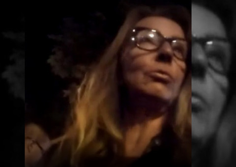 Flagrada bêbada, mulher ameaça policiais dizendo que é do "Balanço Geral"