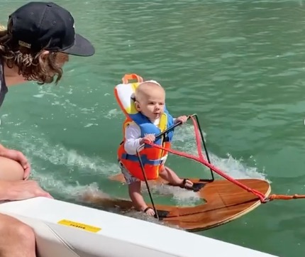 bebe-esqui-aquatico-criticas.jpg
