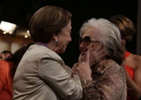 Beijo gay pode ser exibido em estreia de Babilônia