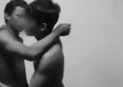 Beijo entre presos será investigado por Comando da PM