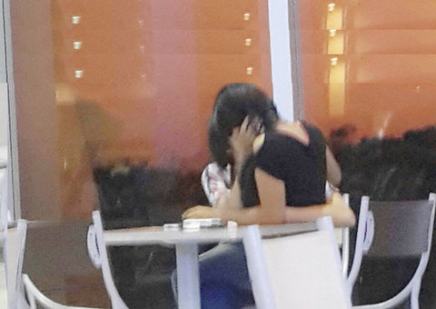 Casais gays podem namorar em Shopping. Mas no Plaza ainda é um escândalo 