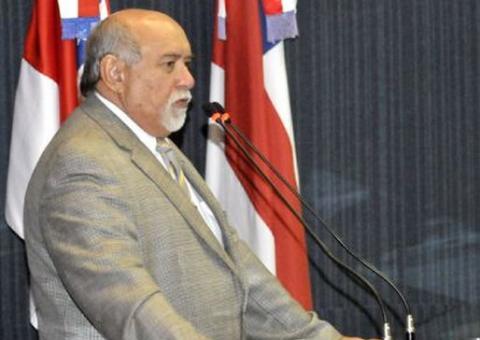 Deputado diz que presidente do TCE dá lição de ética ao anunciar licença 