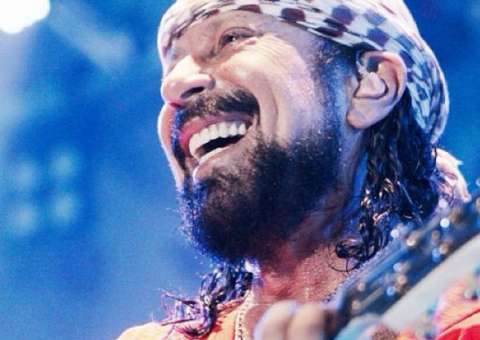 Bell Marques depois de sair da Banda Chiclete com Banana, lança primeiro CD solo