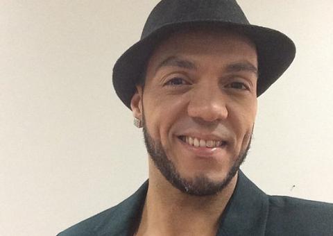 Belo diz que está analisando proposta para ficar loiro