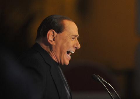 Berlusconi é expulso do Parlamento italiano em decisão histórica