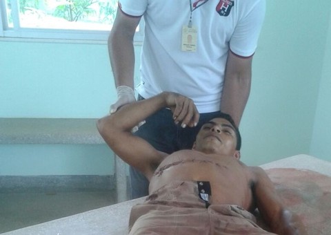 Por causa de mulher, homem mata dois e esfaqueia outro