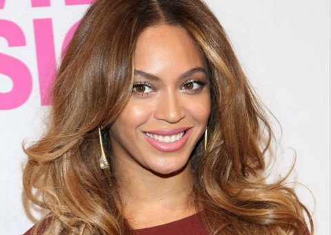 Beyoncé mostra bolo de gelo para aniversário de Blue Ivy