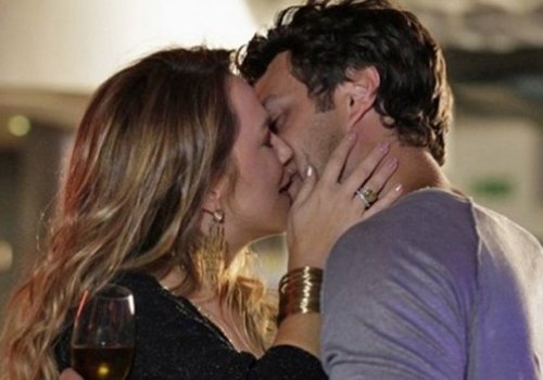 Antes de subir ao altar, Laerte transa loucamente com Shirley