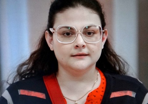  Atriz de "Alto Astral" perde 13 kg e diz que já teve anorexia 