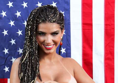 Modelo brasileira protesta contra racismo em ensaio nu