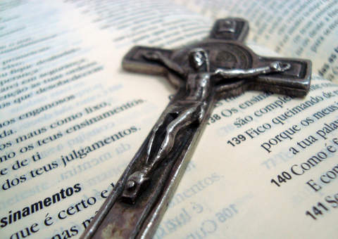 Dilma retira bíblia e crucifixo de seu gabinete