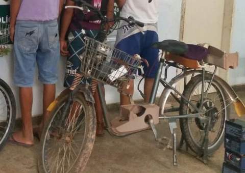 Quadrilha especializada em roubar bicicleta elétrica é descoberta dando a roda