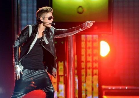 Cantor Justin Bieber é investigado por acidente de trânsito