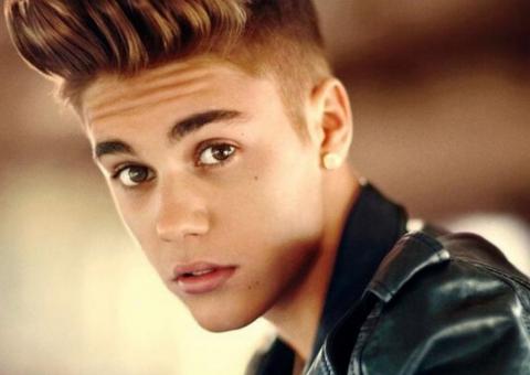 Justin Bieber assume que quase não tem amigos e não confia em ninguém 