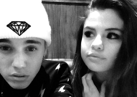 Justin Bieber e Selena Gomez posam juntos e levantam rumores de reconciliação