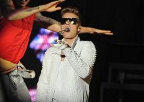 Bieber cancela show e é expulso de hotel na Argentina