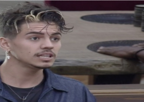 Carro de som com recado para Biel é barrado por seguranças da Record