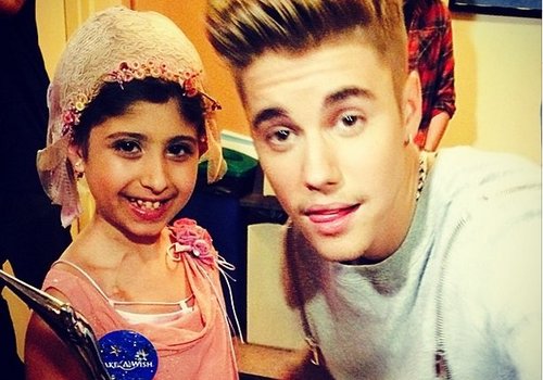 Justin Bieber recebe prêmio de "Campeão de Caridade"