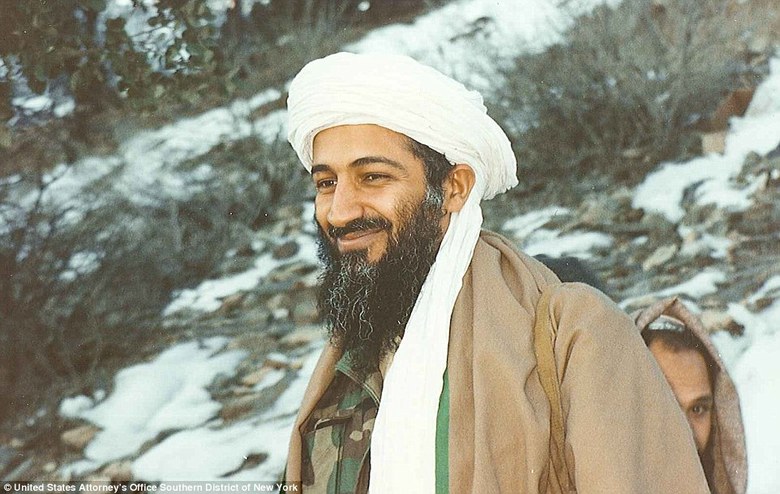 Fotos inéditas de Bin Laden em esconderijo são divulgadas