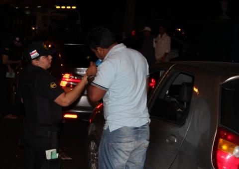 Polícia Militar e Detran realizam operação de trânsito no feriado