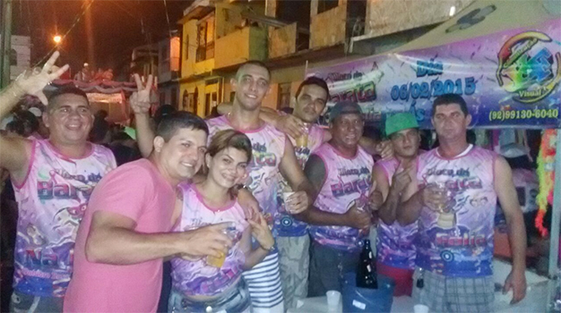 Bloco da Barata faz festa no bairro Japiim