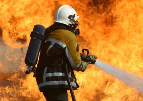Projeto que reajusta  salários de policiais e bombeiros são encaminhados  à Assembleia