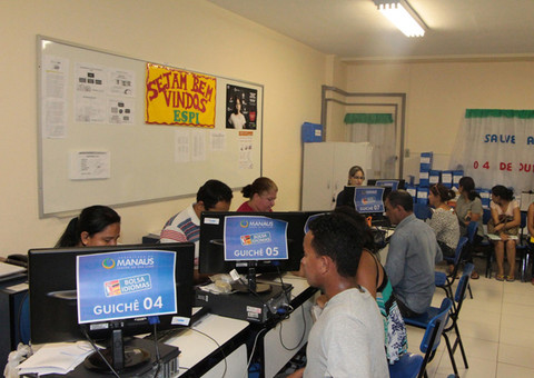 Mais de 16 mil concorrem a vagas no Bolsa Idiomas