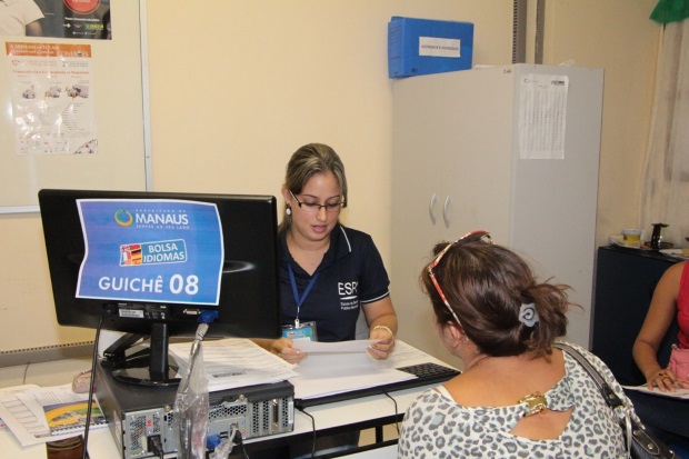 Prazo de entrega de documentos do Bolsa Idiomas termina nesta sexta-feira